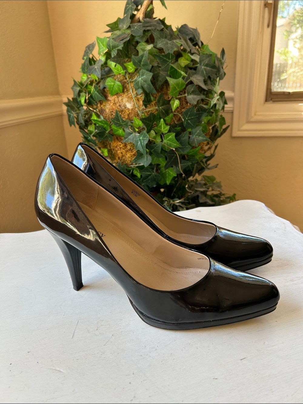 Ellen Tracy Glossy Black Patent Pointed-Toe Heels